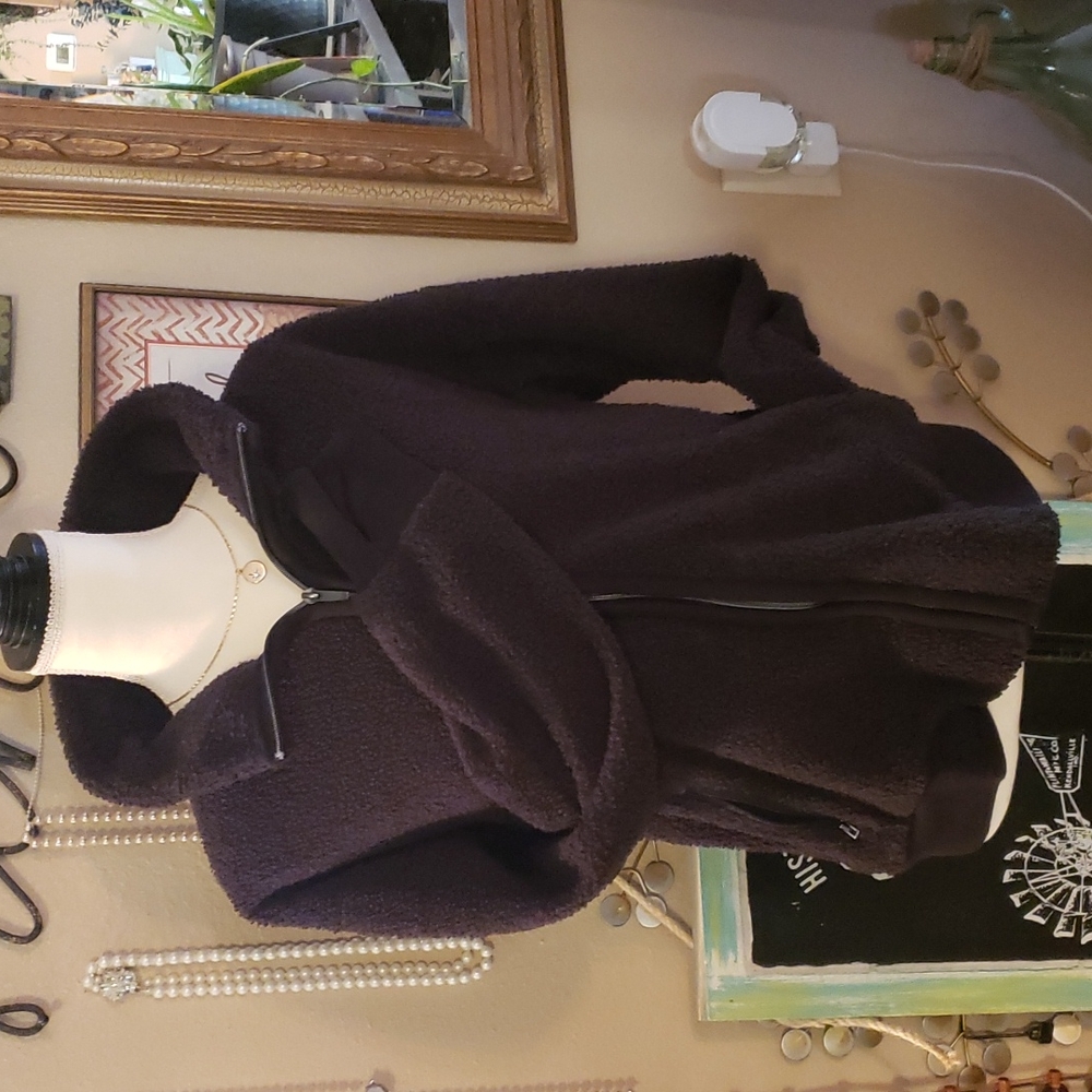 All in Motion Sherpa Jacket with Thumb Holes Size Large